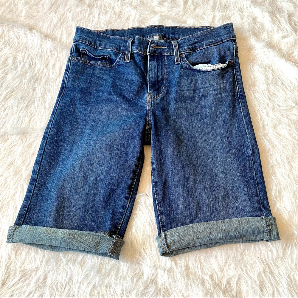 Levi’s cuffed Bermuda length jean highwaist shorts EUC 29 - Picture 2 of 8